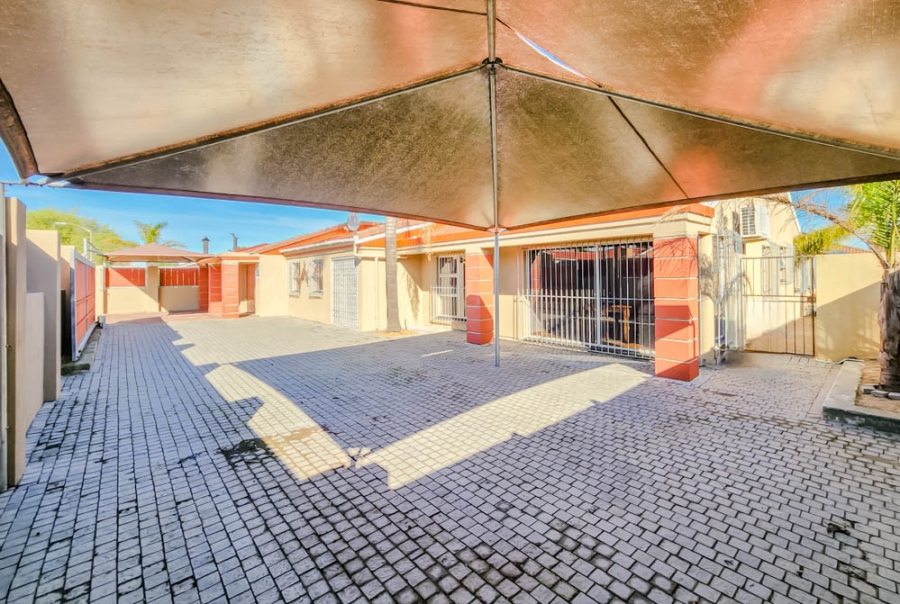 4 Bedroom Property for Sale in Soneike Western Cape